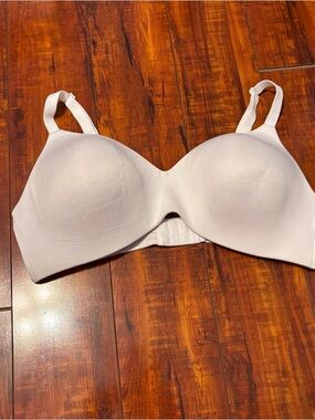 Hanes Seamless Molded Bra - Cream/White